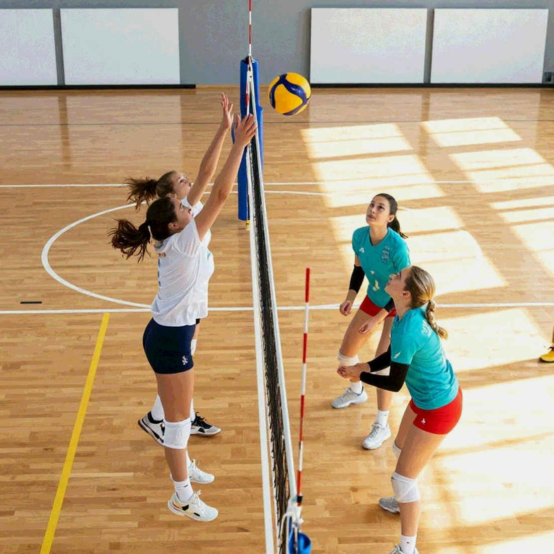 Efeler để vuột quyền tự quyết: Thổ Nhĩ Kỳ gục ngã 1-3 trước Romania và đẩy mình vào trận sinh tử với Latvia