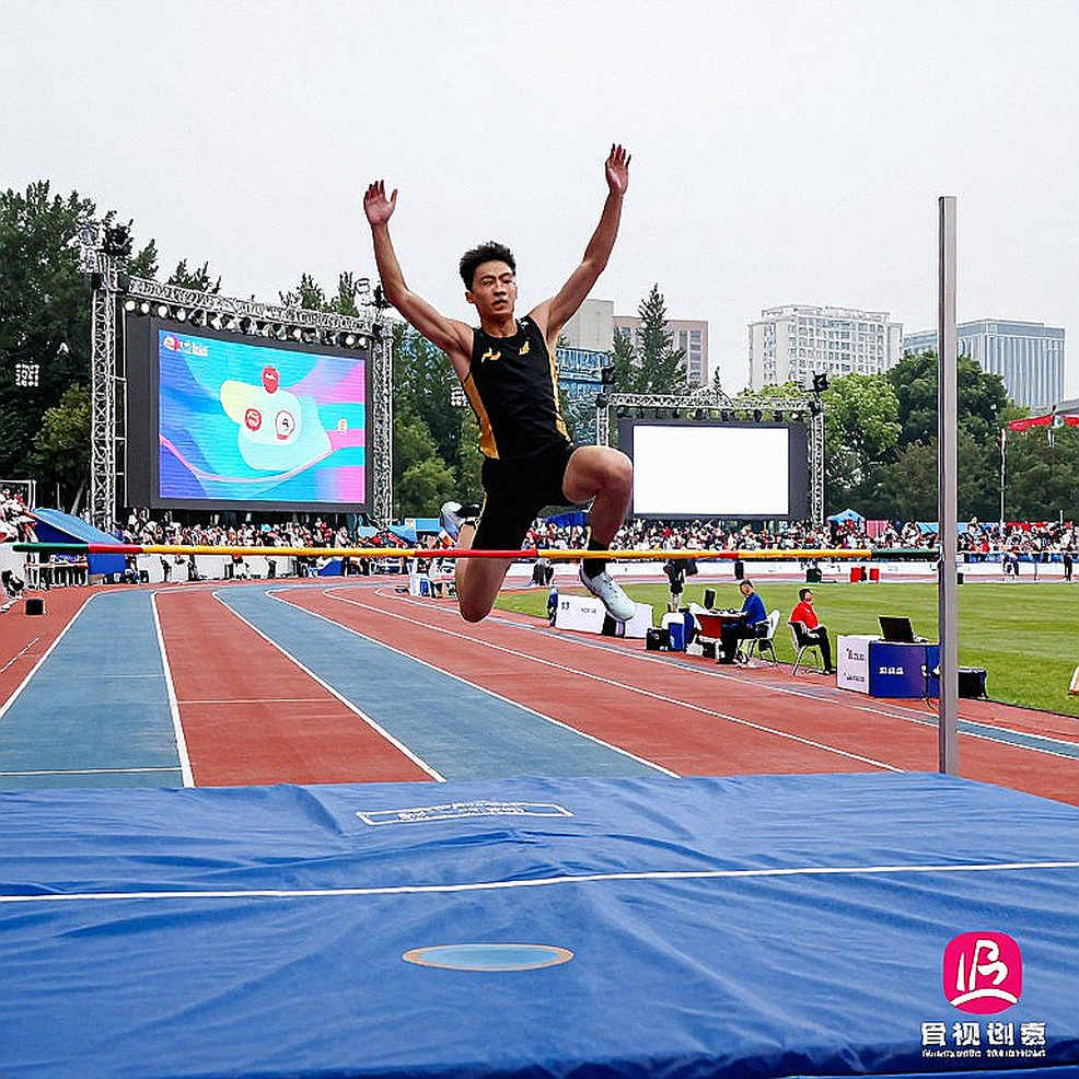 Ngetich phá kỷ lục bán marathon nữ toàn nữ: một giây được tạc, một sự thật bị tiêu đề xóa mờ