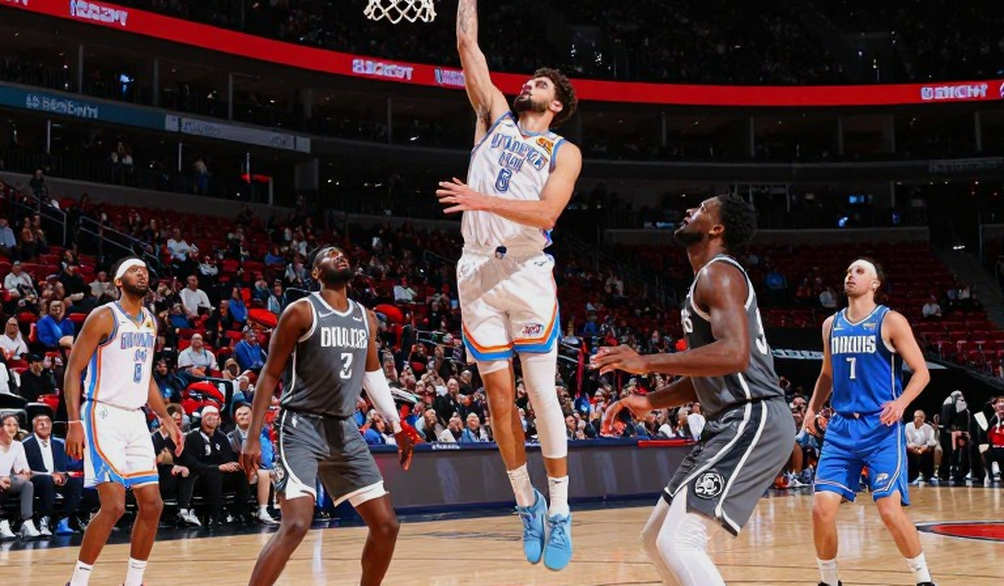Thương vụ 276 triệu USD bị đóng băng: Khi nhà vô địch NBA tự đào hố trước ngai vàng