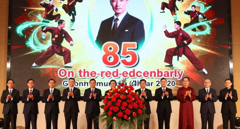 Bóng Đá Việt Nam và Nhịp Chạy Của Kẻ Yếu: Đếm Tay Từng Pha Bóng Bóng Đá Việt Nam và Nhịp Chạy Của Kẻ Yếu: Đếm Tay Từng Pha Bóng