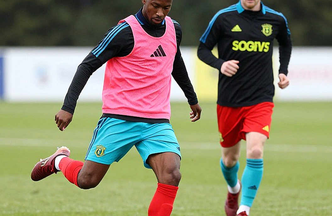 Ba hậu vệ cánh, một tuần, một trận đấu: Bài toán chiều sâu của Manchester United