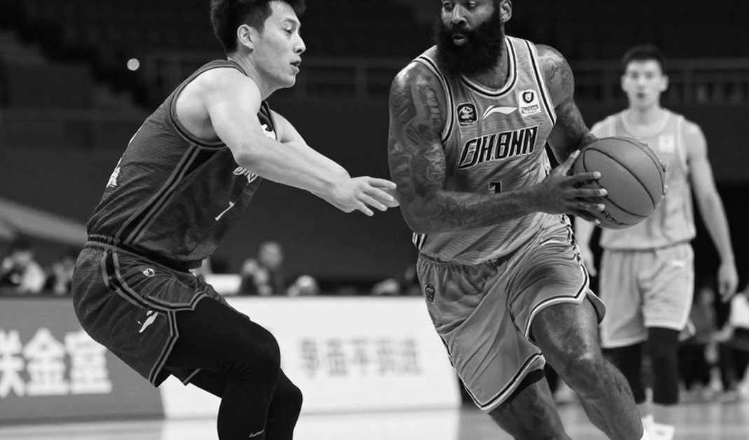 Shavon Shields và bài toán 'không vai trò' của Saras: Bản đồ chiến thuật Fenerbahçe đang vẽ lại