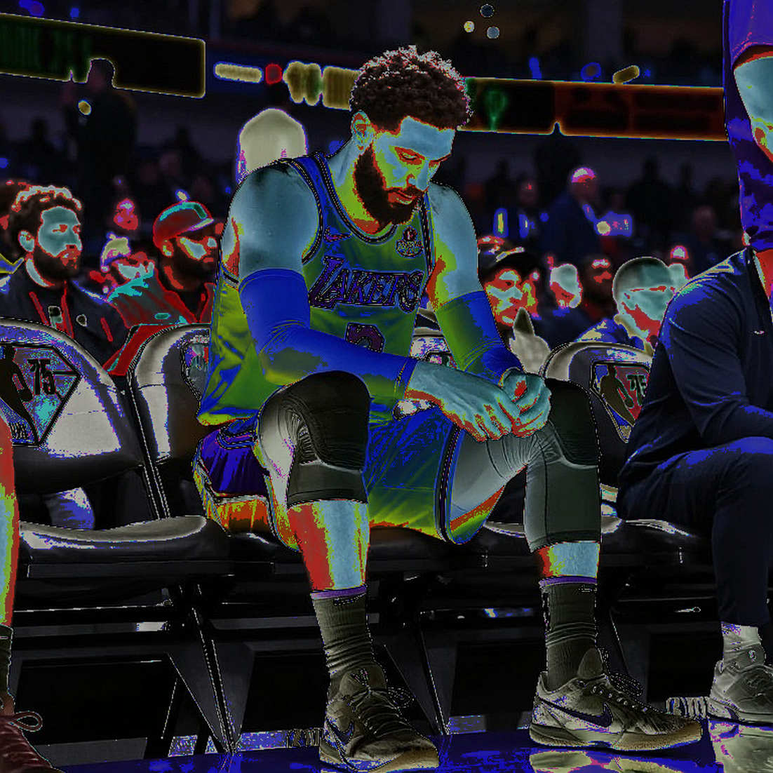 Real Madrid thắng 120-83: Dòng tít gọi Murcia, bảng điểm gọi Manresa