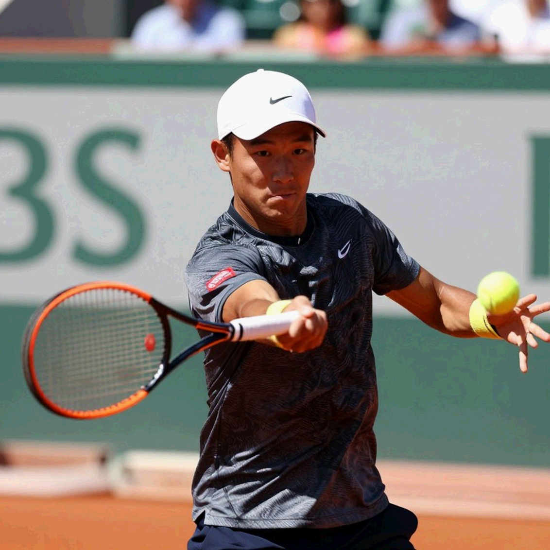 Carlos Alcaraz thua set đầu, bùng nổ với set trắng 6-0 và hạ Jaime Faria 3-1 tại US Open 2026