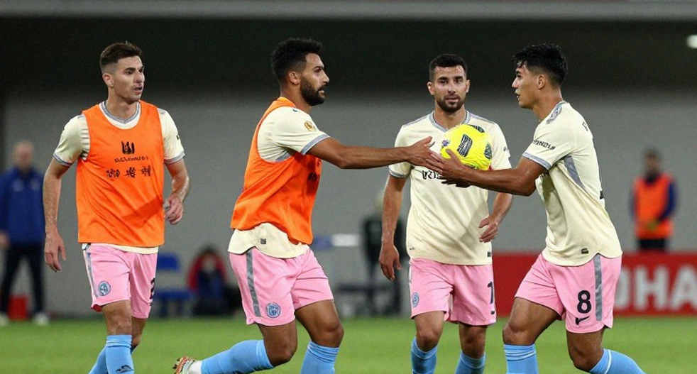 Kỳ chuyển nhượng V.League 1: Tiếng ồn của bản hợp đồng và tín hiệu của cấu trúc