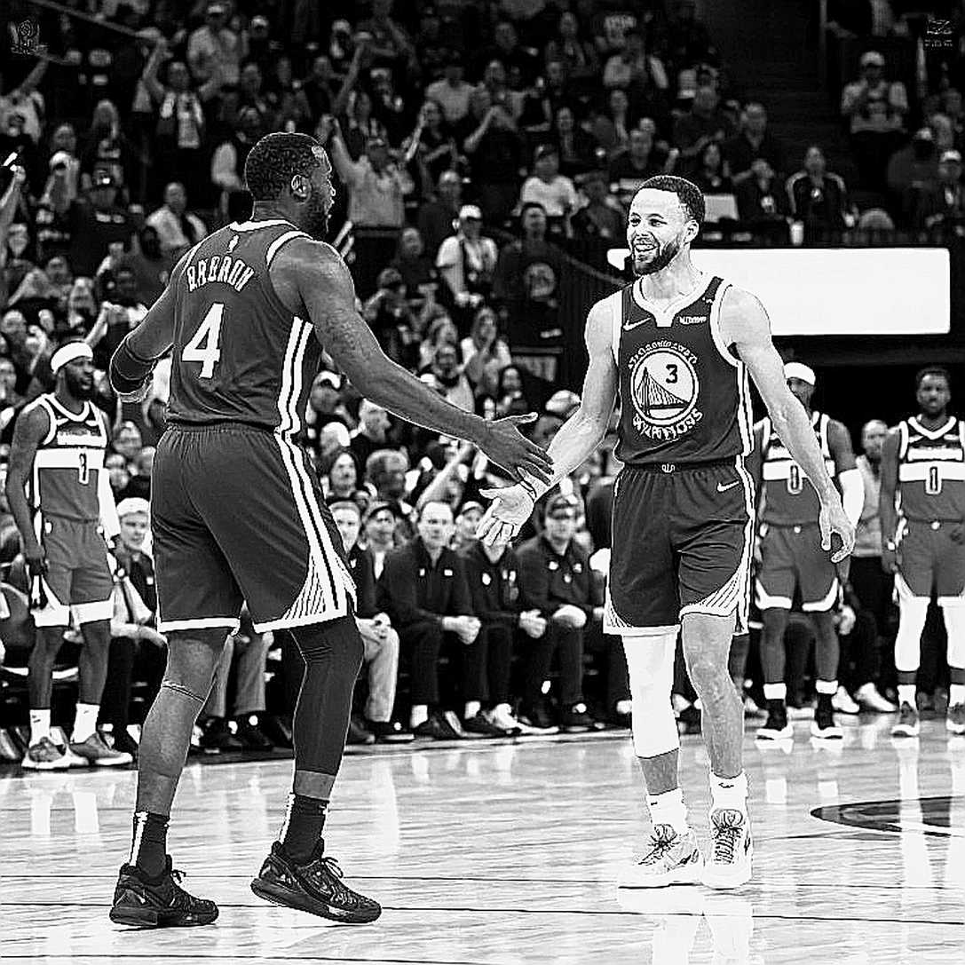 Duke đặt logo nhà tài trợ lên sân Coach K Court: Truyền thống lùi bước trước dòng tiền