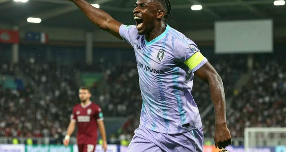 Thị trường chuyển nhượng V.League: dòng tiền từ doanh nghiệp mẹ và những bản hợp đồng không có phí