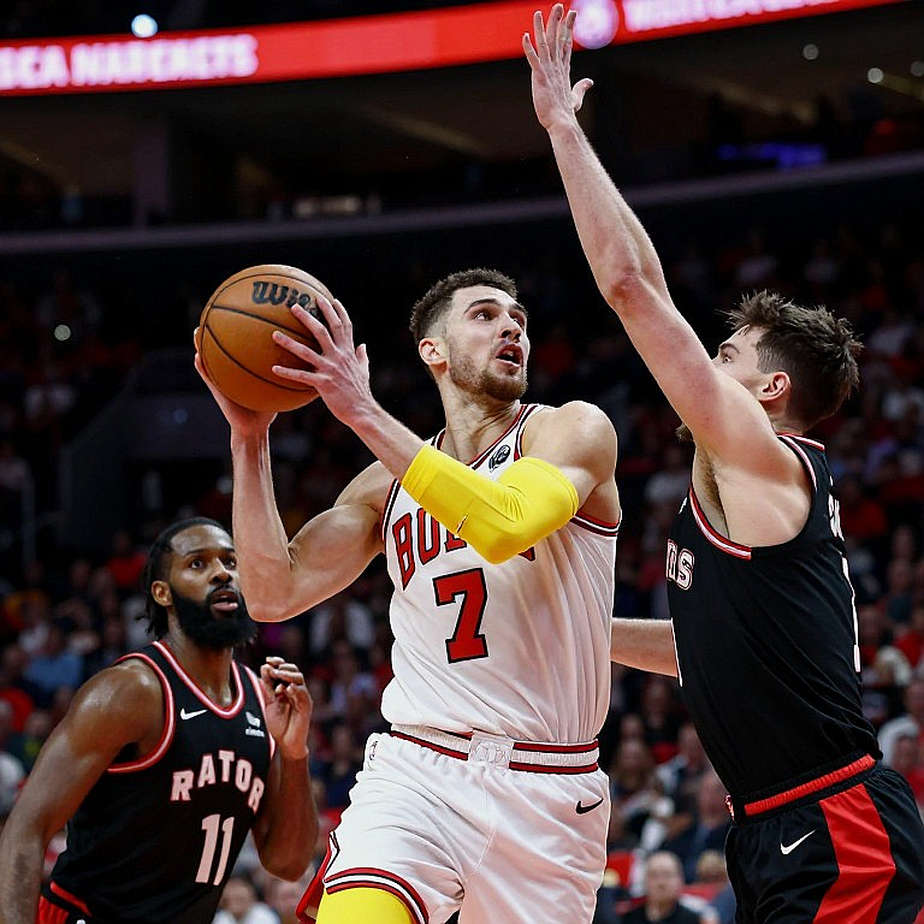 Olympiacos mất Milutinov giữa trận: Lỗ hổng nội bộ lộ ra trước Maccabi