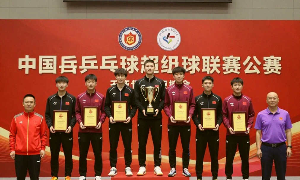 Mourinho giảm nhiệt trước cuộc tái ngộ Roma: 'Tôi tin tưởng tất cả các trọng tài'