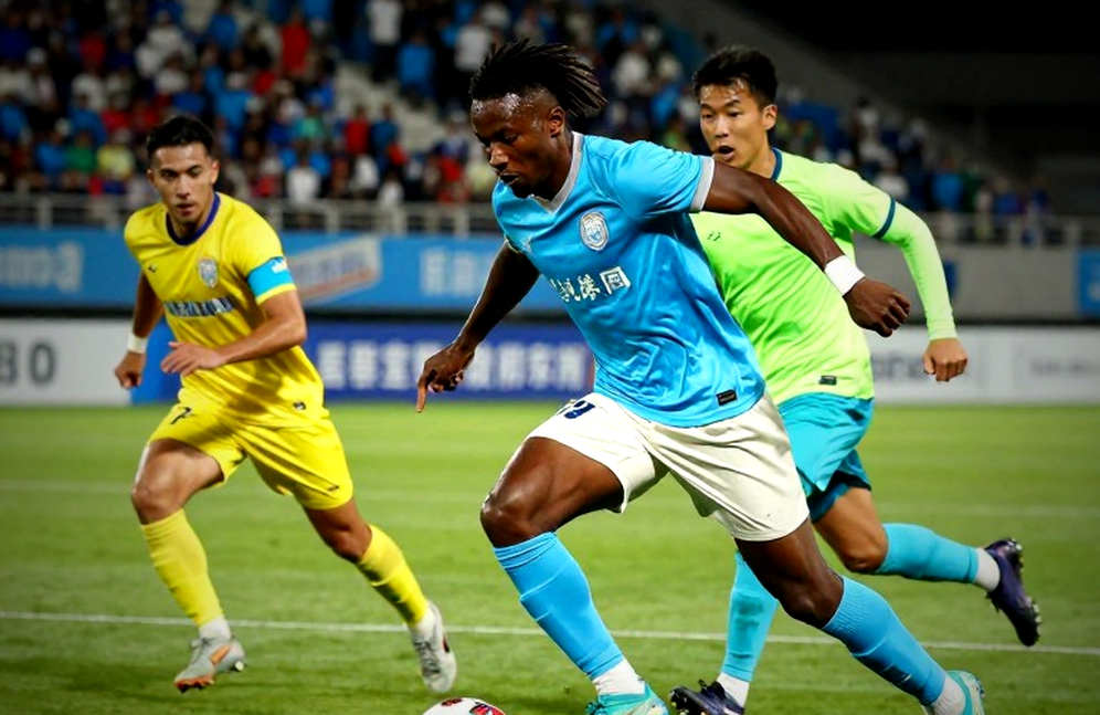 Chelsea nhắm Wijnaldum: Giải pháp tạm thời hay dấu hiệu của sự bất ổn chiến lược?
